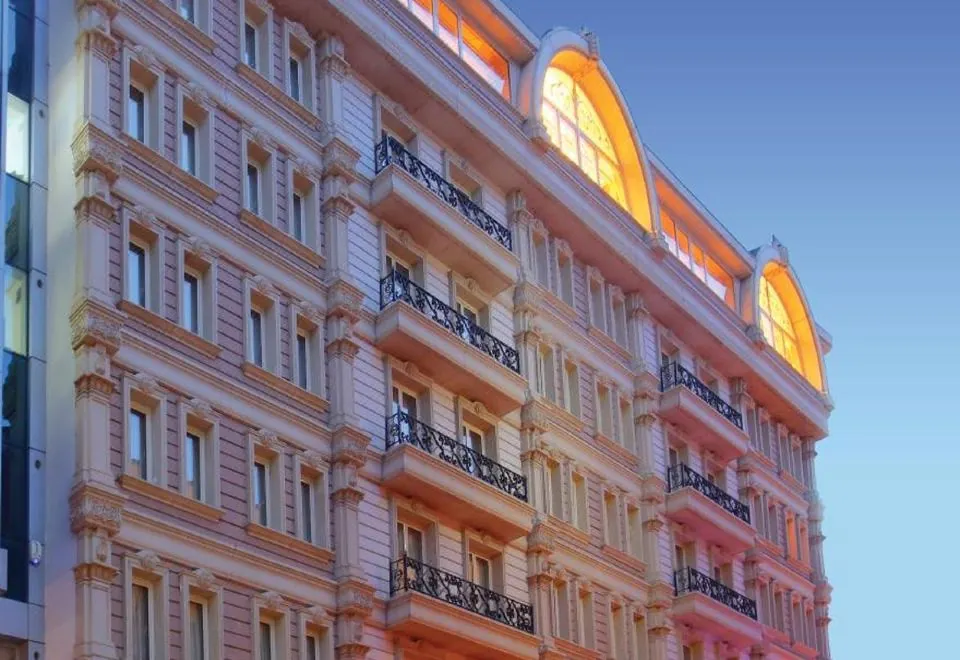 Blue Marmaray Hotel