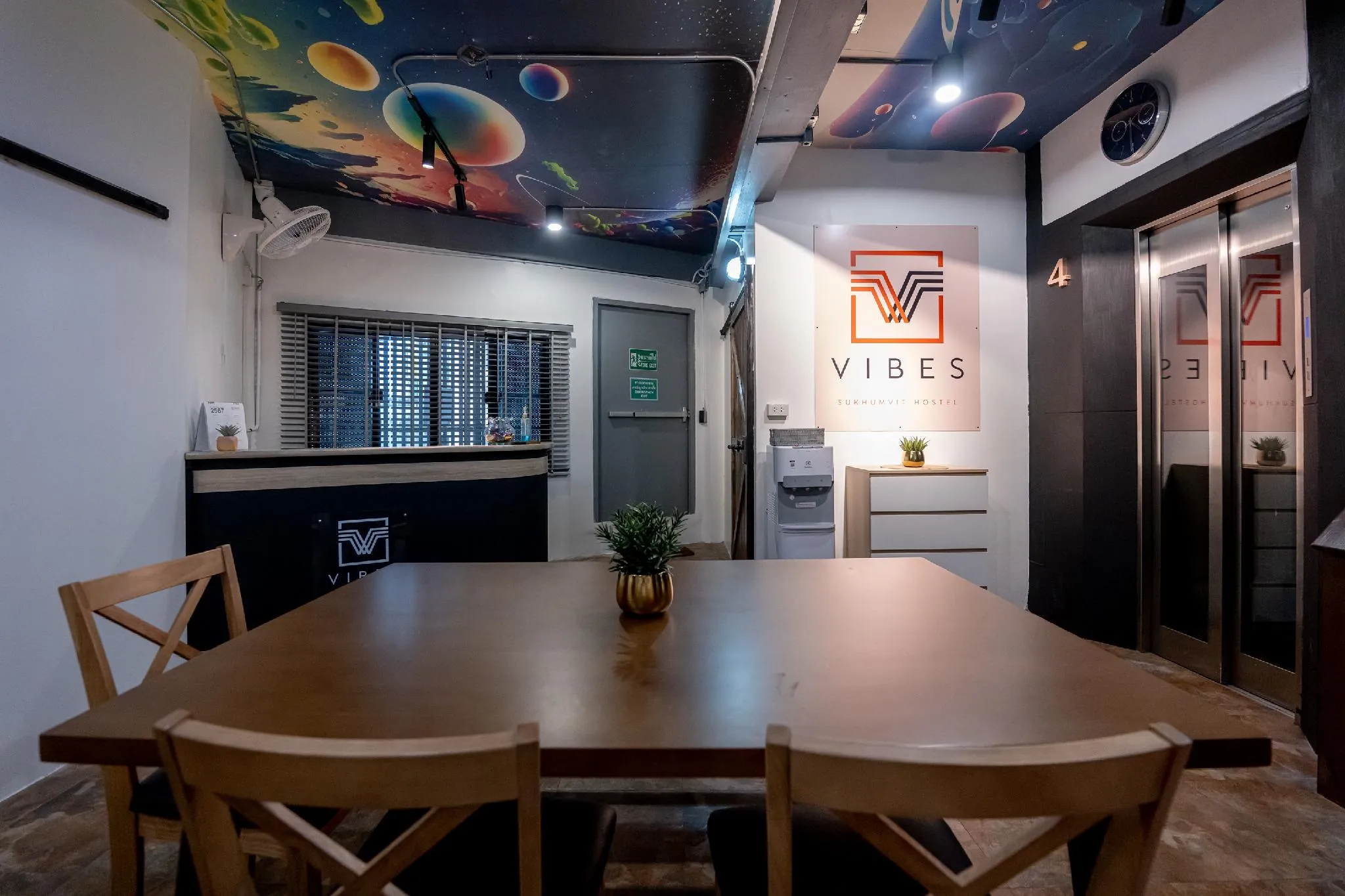 Vibes Hostel Bangkok