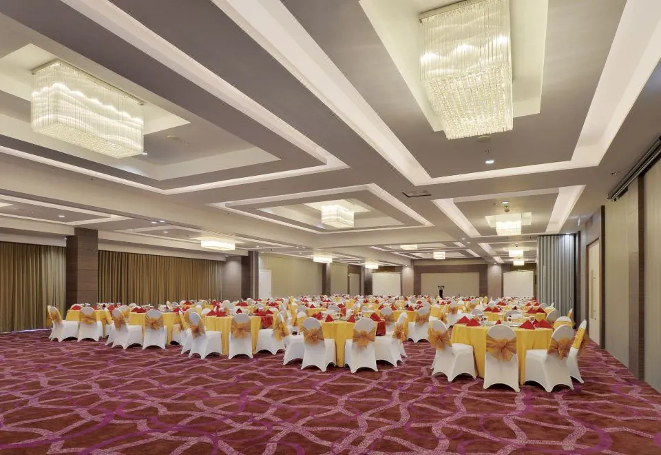 Platinum Adisucipto Hotel & Conference Center
