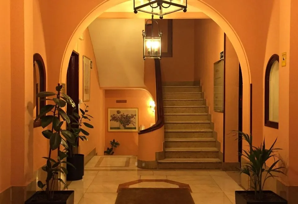 CH Otello Rooms - Madrid