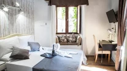 Do-Do Navona Suites