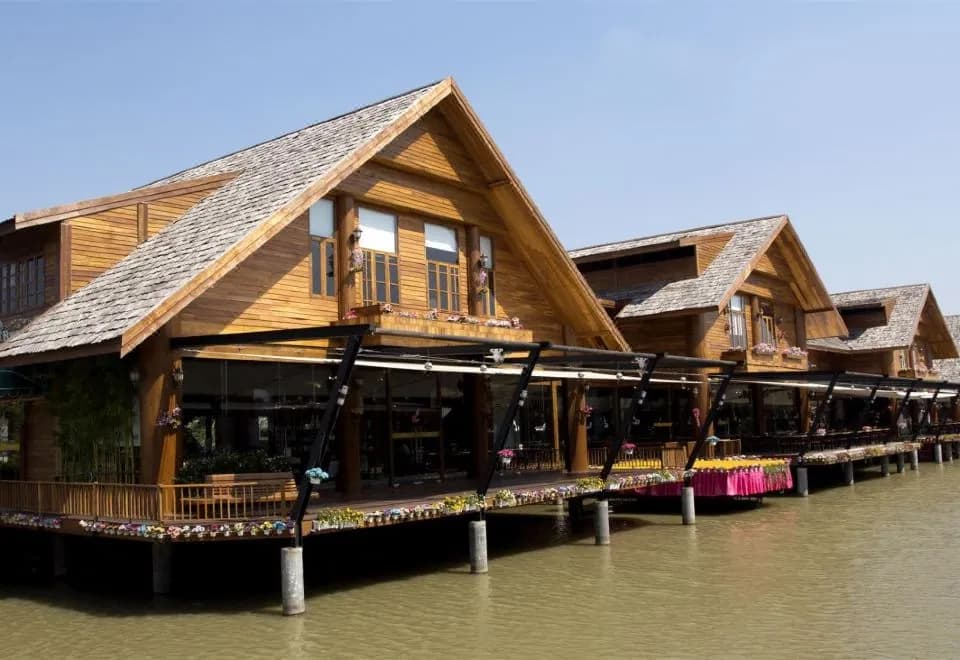 Charlie Place Pattaya