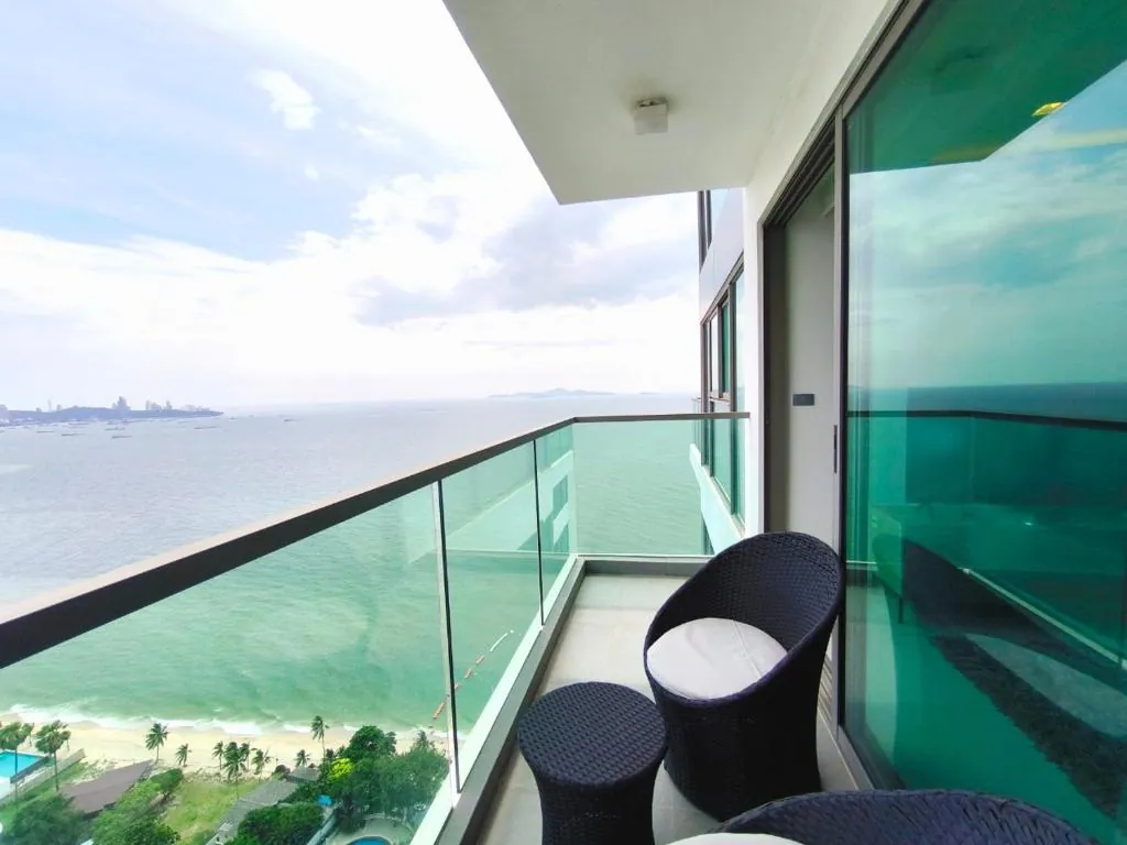 Wongamat Tower Apartments by GrandisVillas