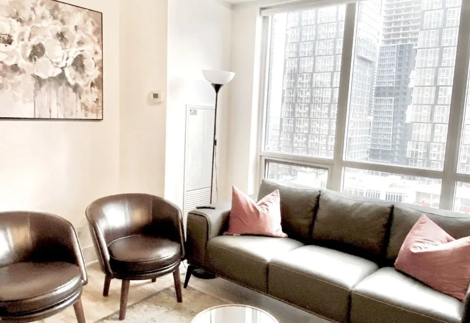Toronto Rooms and Suites (300 Front St)
