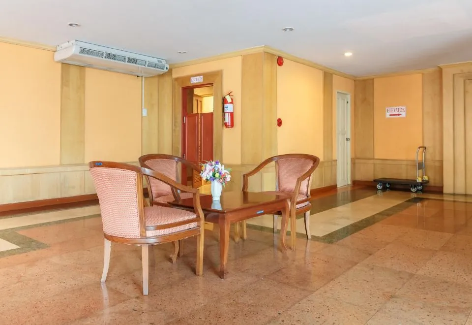 Eastiny Bella Vista Hotel & Residence
