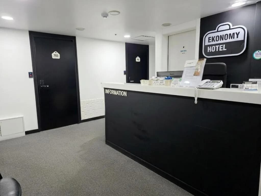 Ekonomy Hotel Myeongdong Premier
