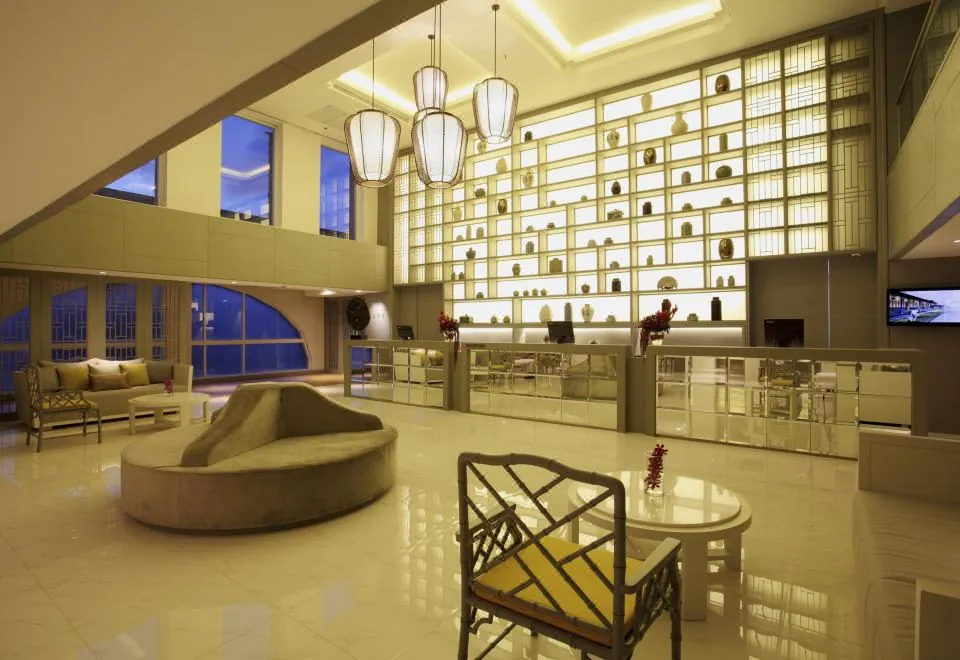 The Quarter Hualamphong by UHG