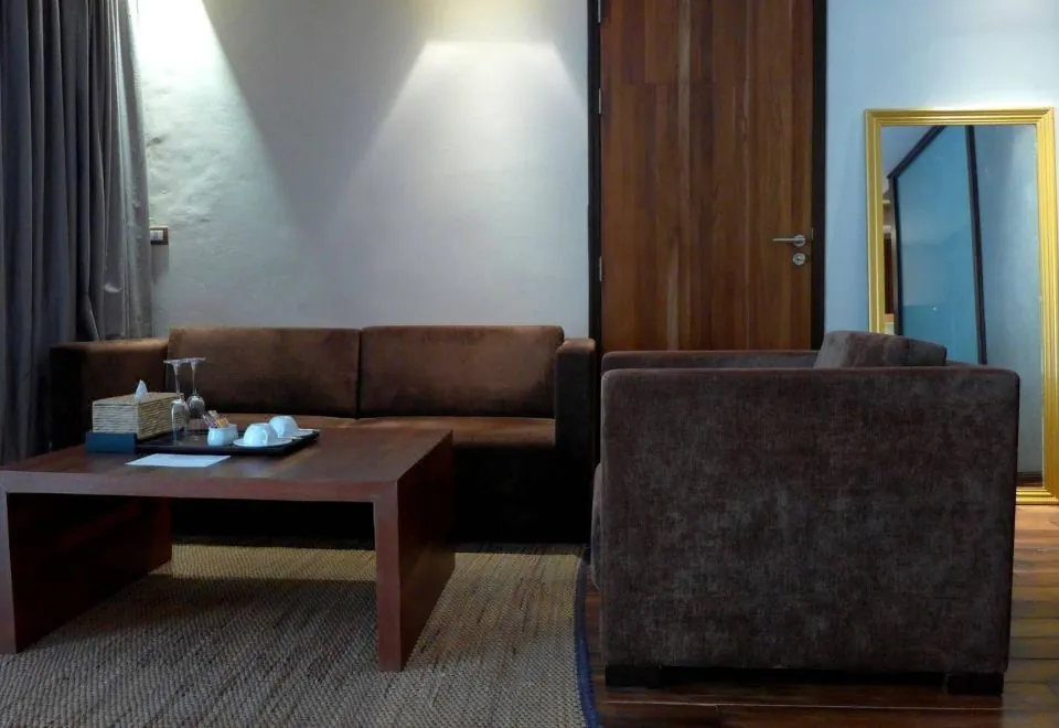 Luxx XL Langsuan Hotel Bangkok
