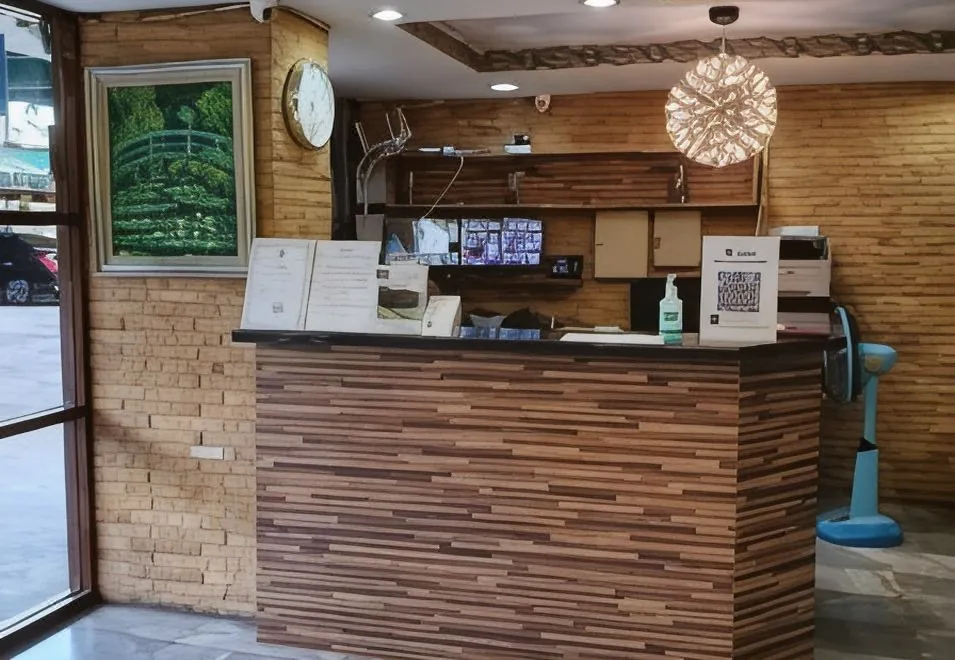 The Montana Lodge-Sathorn