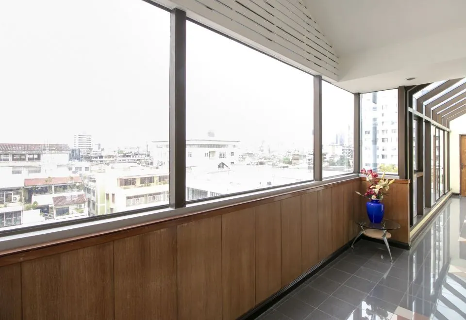 OYO 75385 Hotel Win Long