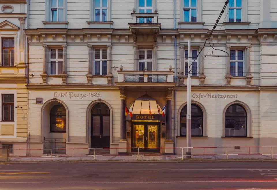 Hotel Praga 1885 by Louren