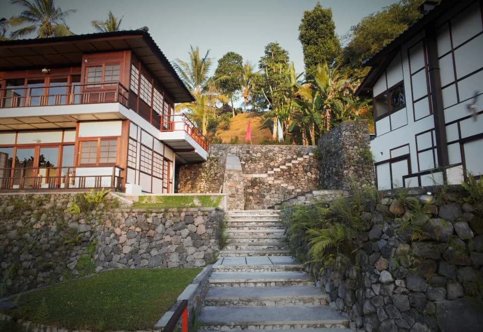 Suarapura Resort & Spa