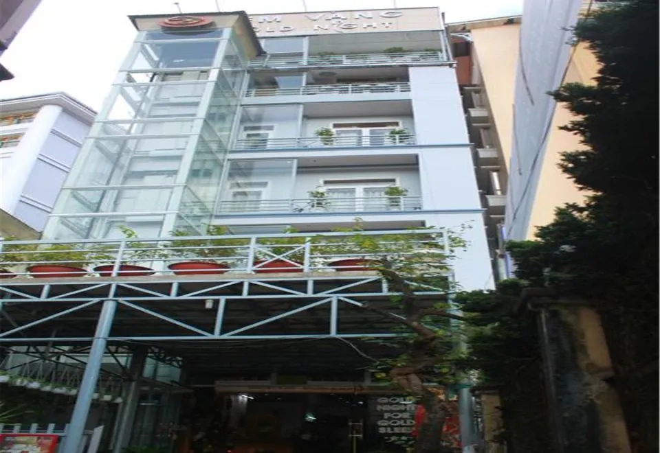 Gold Night Hotel