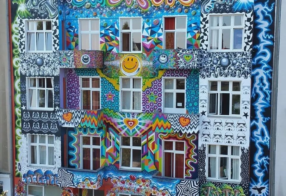 Happy go Lucky Hotel + Hostel