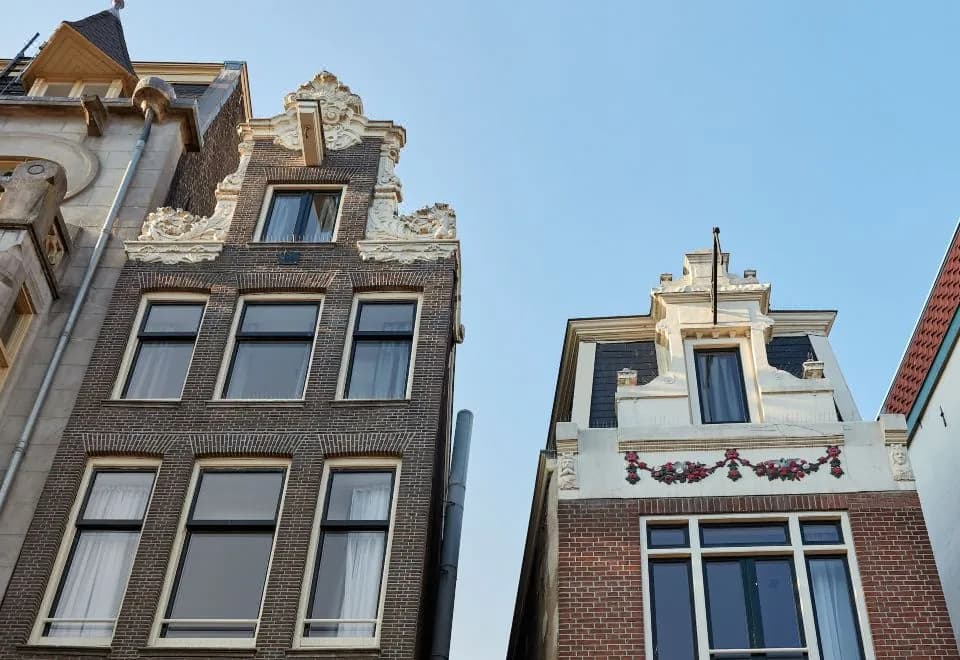 Damrak Short Stay Amsterdam