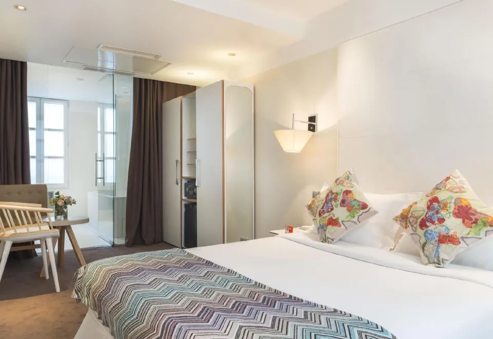 Hotel le Placide Saint-Germain des Prés