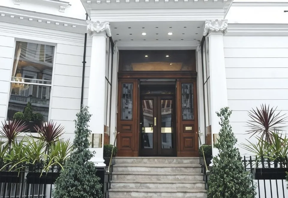 Gem Strathmore Hotel