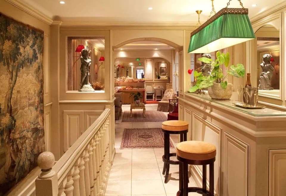 Au Manoir Saint Germain Paris