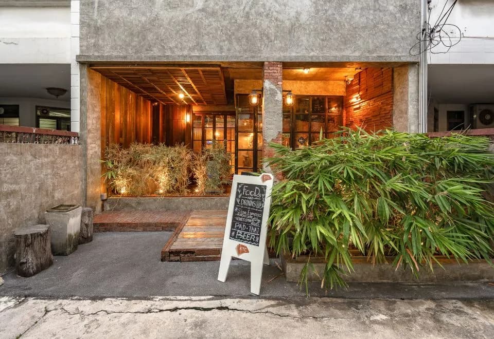 Siam Plug In Boutique Hostel