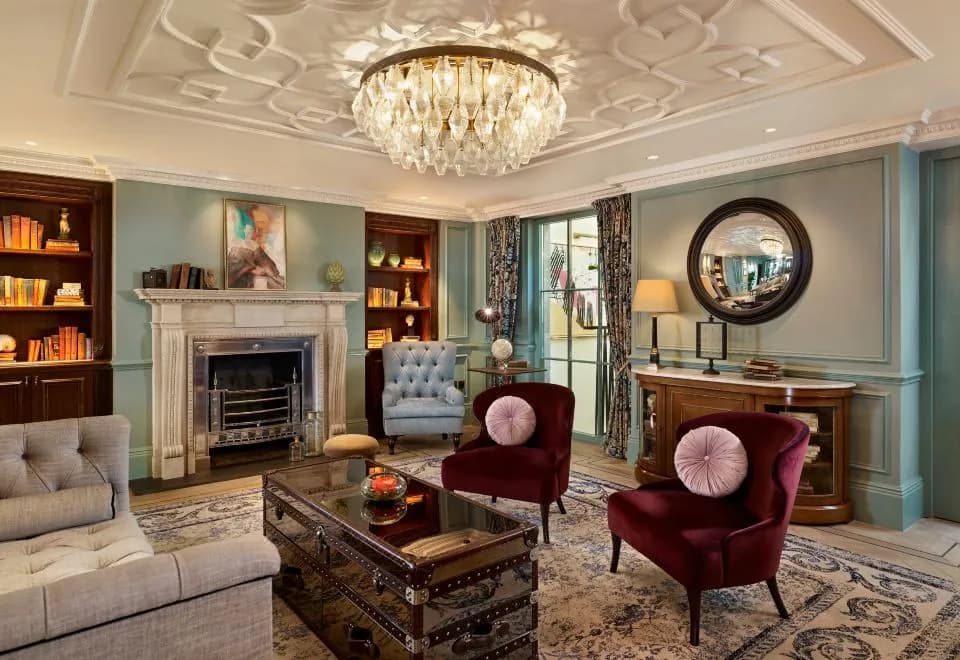 100 Queen’s Gate Hotel London, Curio Collection by Hilton