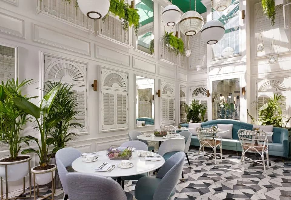 100 Queen’s Gate Hotel London, Curio Collection by Hilton