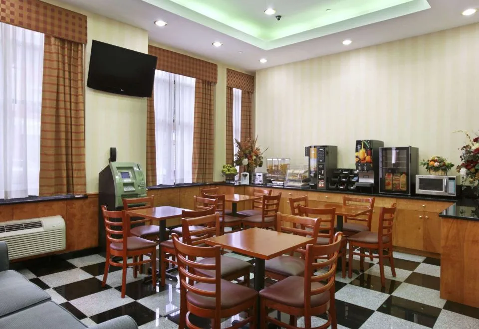 Royal Stay Hotel