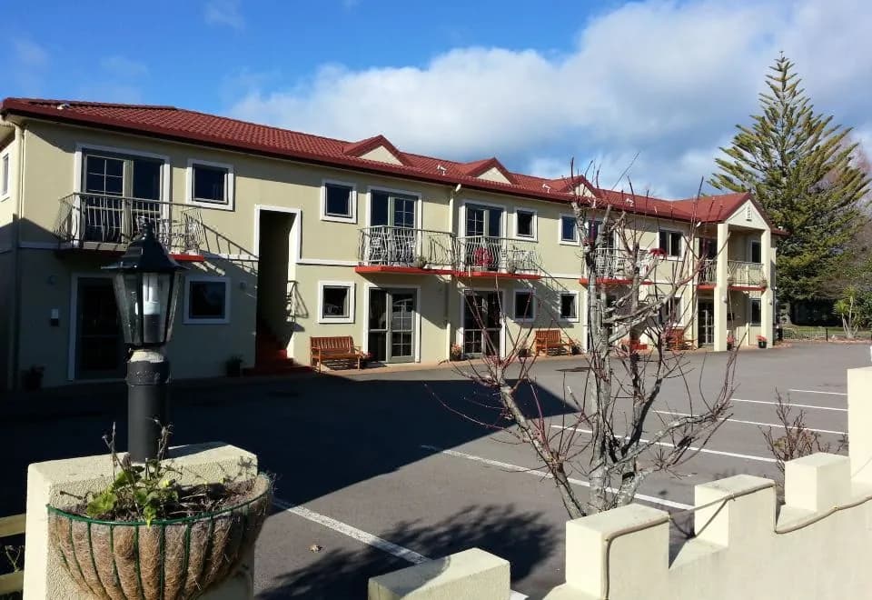 New Castle Motor Lodge