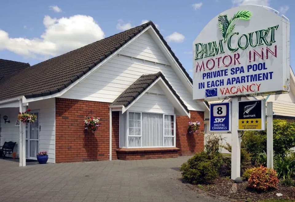 Palm Court Motor Inn
