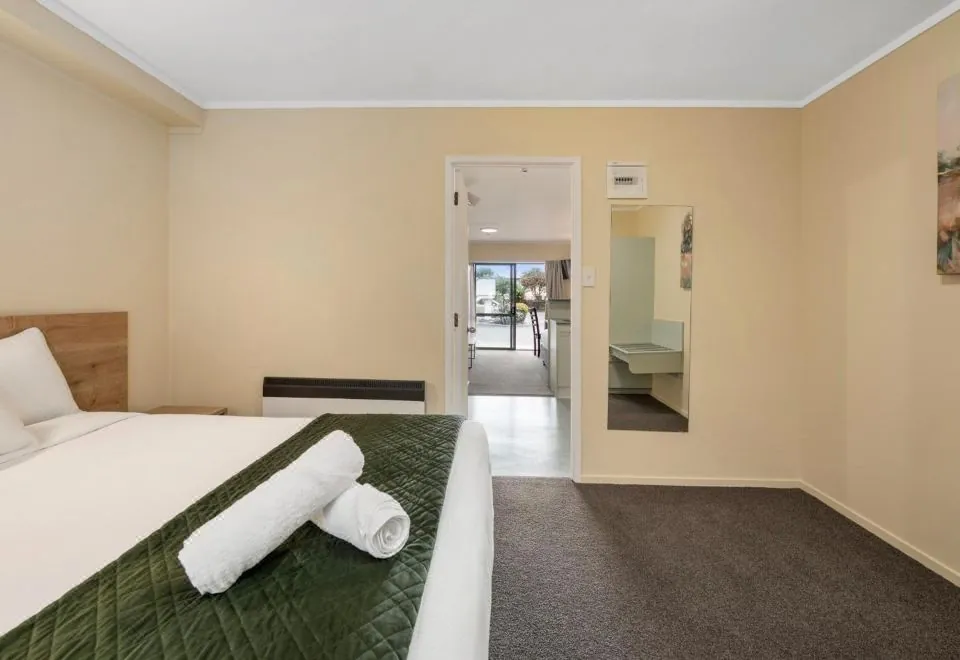 Fenton Court Motel