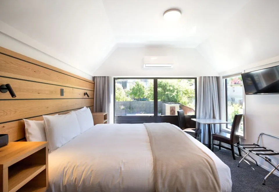 Lomond Lodge Motel & Apartments
