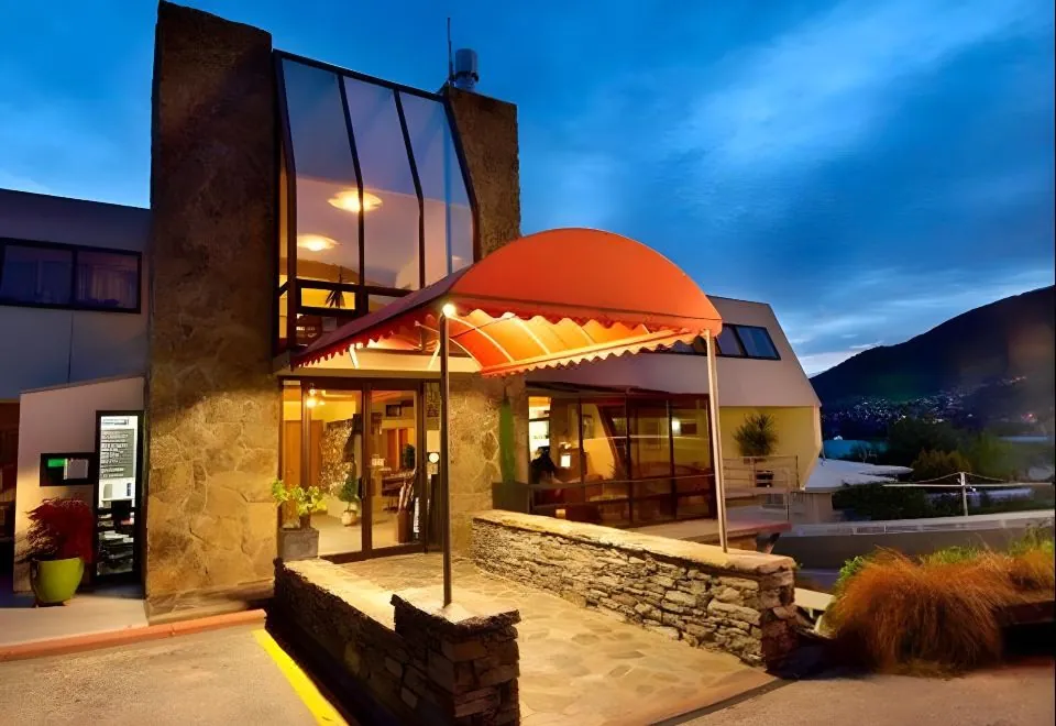 Earnslaw Lodge