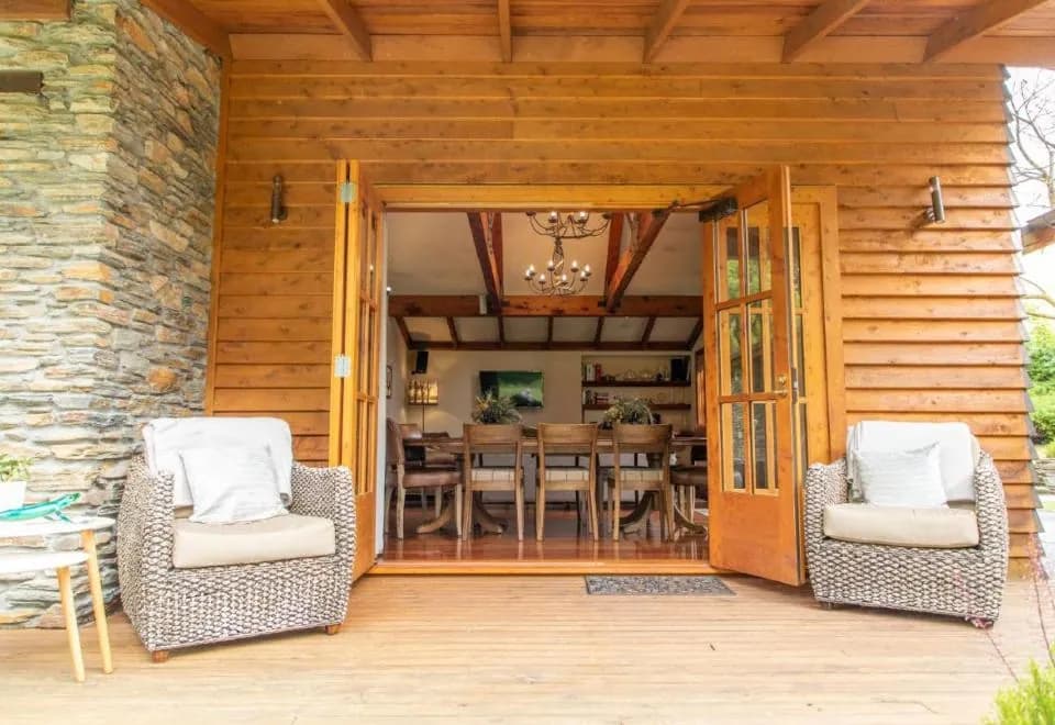 Wanaka Homestead Lodge & Cottages