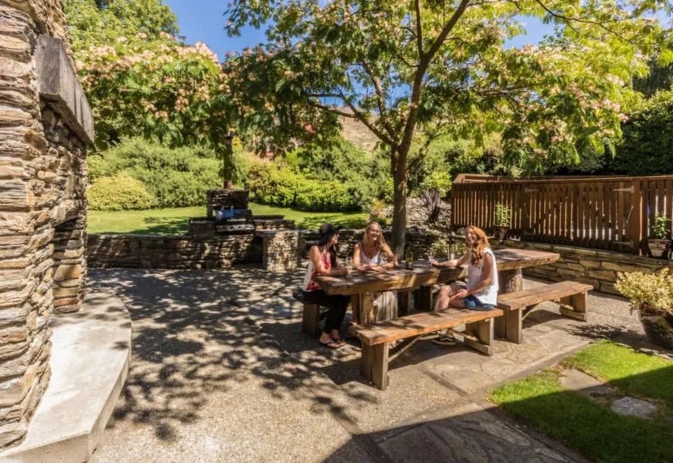 Wanaka Homestead Lodge & Cottages