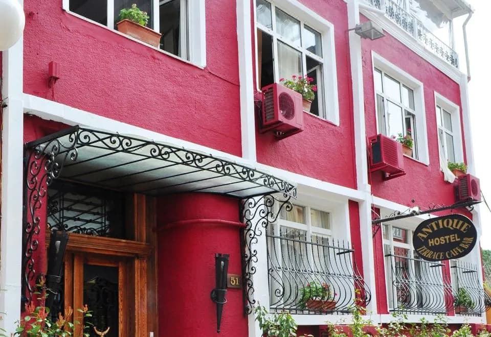 Antique Hostel
