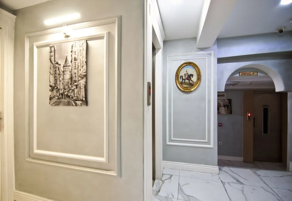 Nova City Hotel