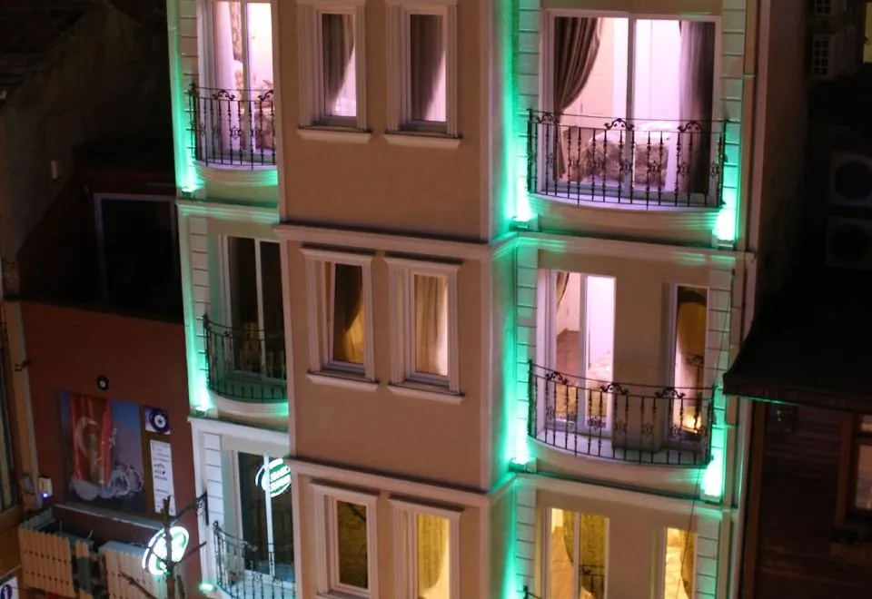 Charm Hotel