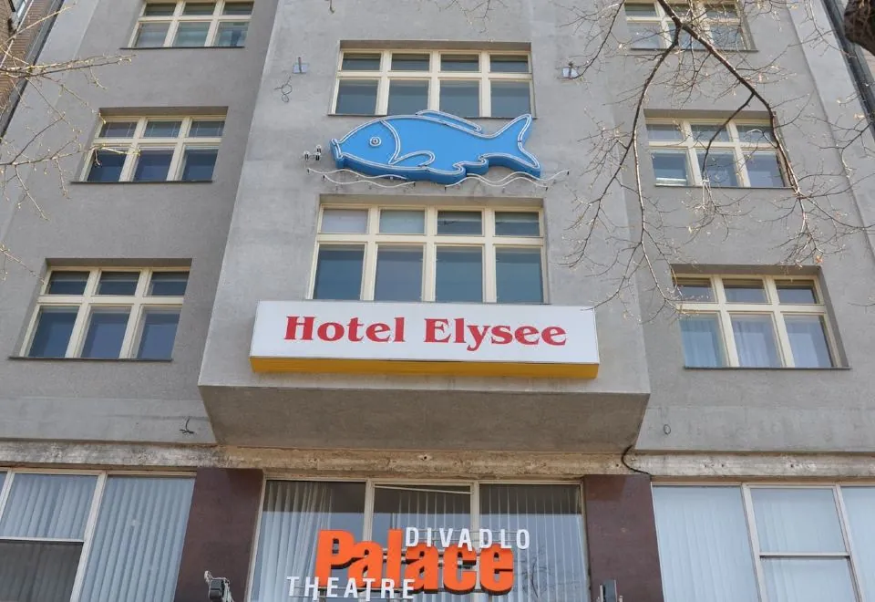 Elysee Hotel