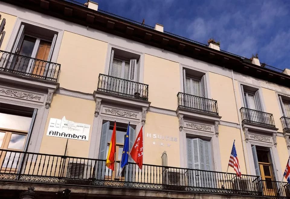 Alhambra Suites