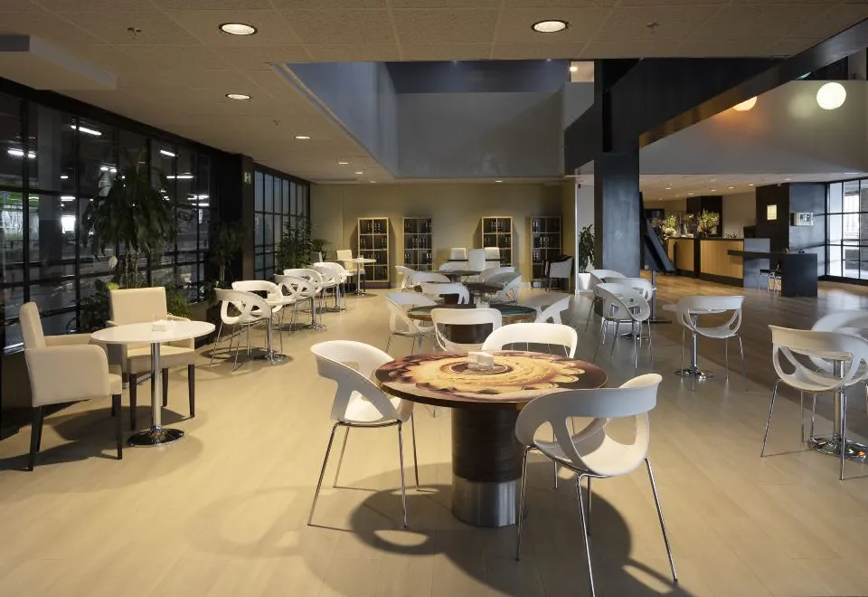 Hotel Chamartin the One