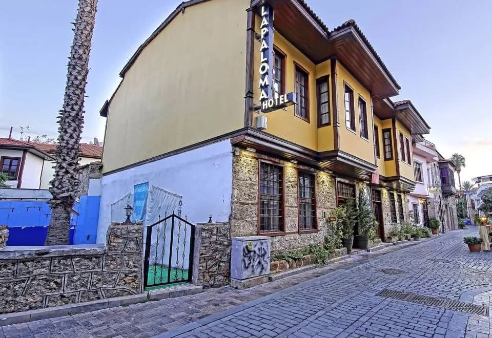 La Paloma Hotel