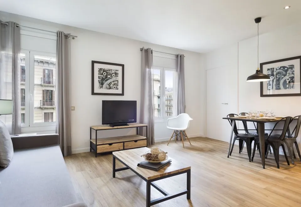 Amister Apartments