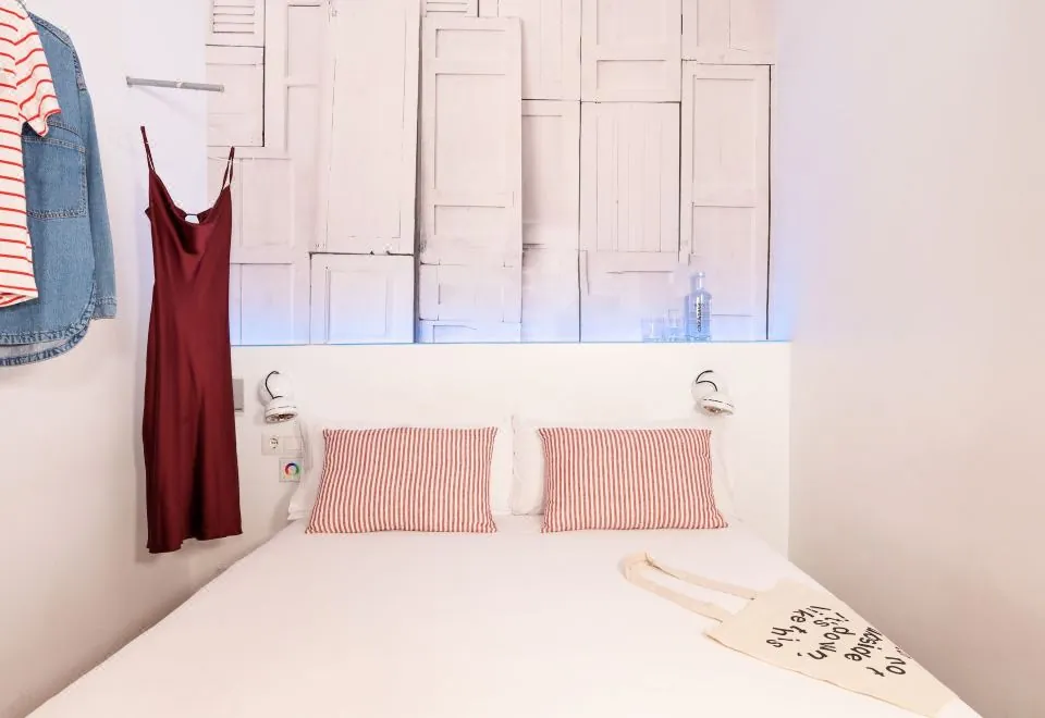 Chic&Basic Tallers Hostal