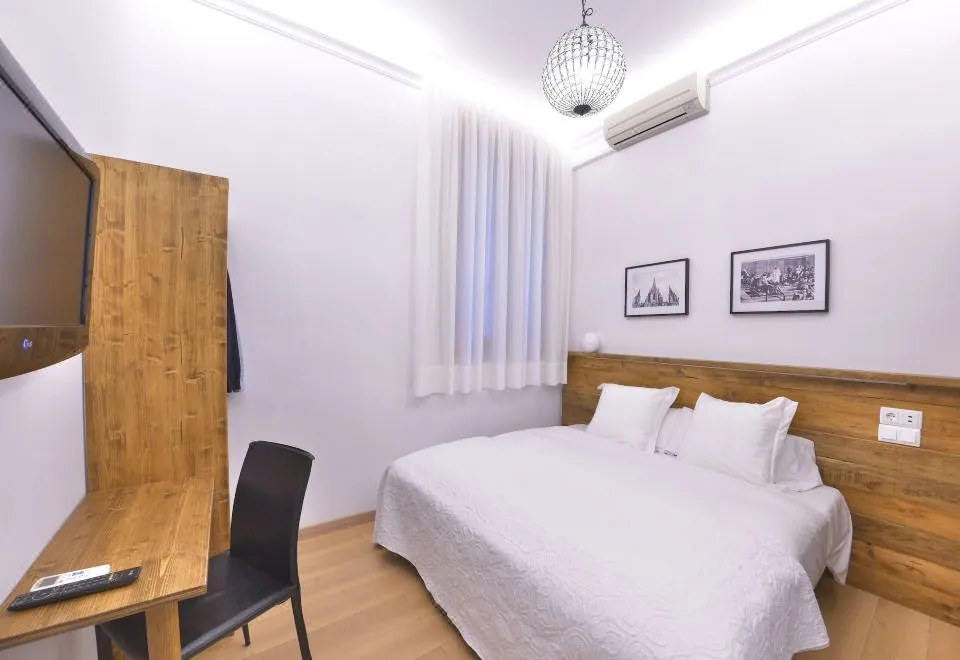 Hostal Girona