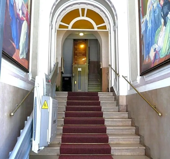 Cambridge Hotel