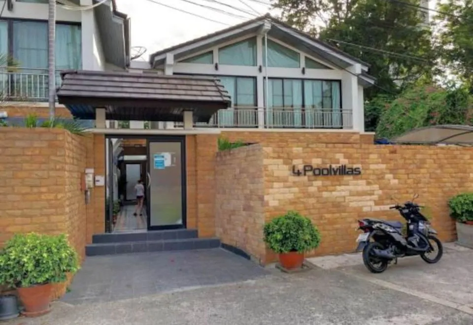 4poolvillas