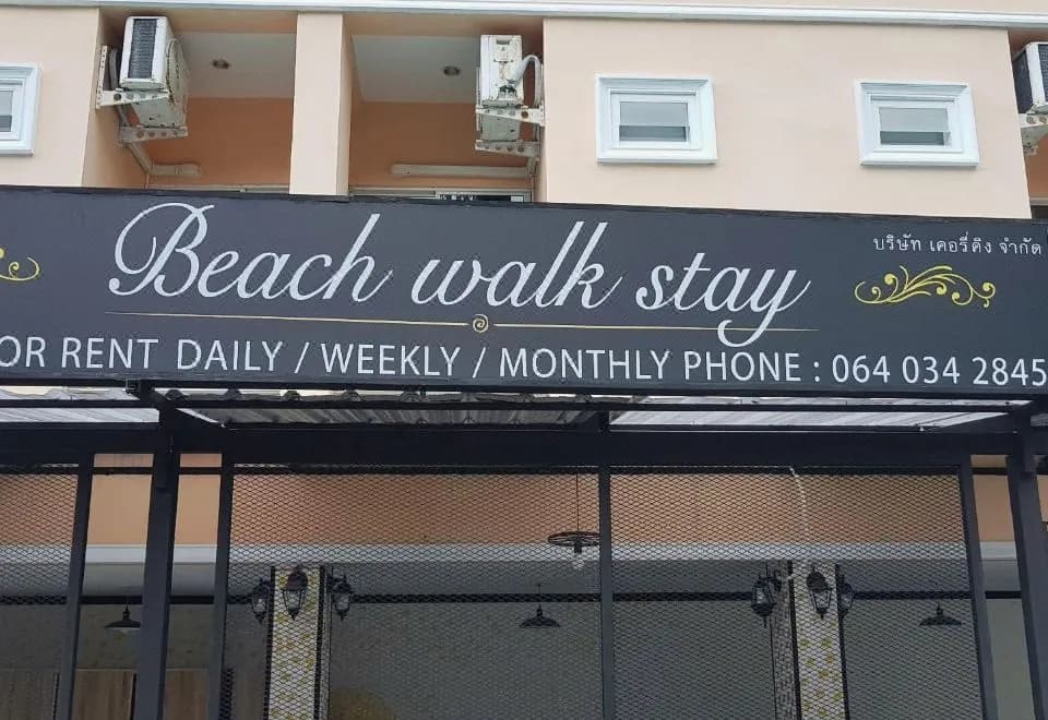 OYO 118 Beach Walk Stay