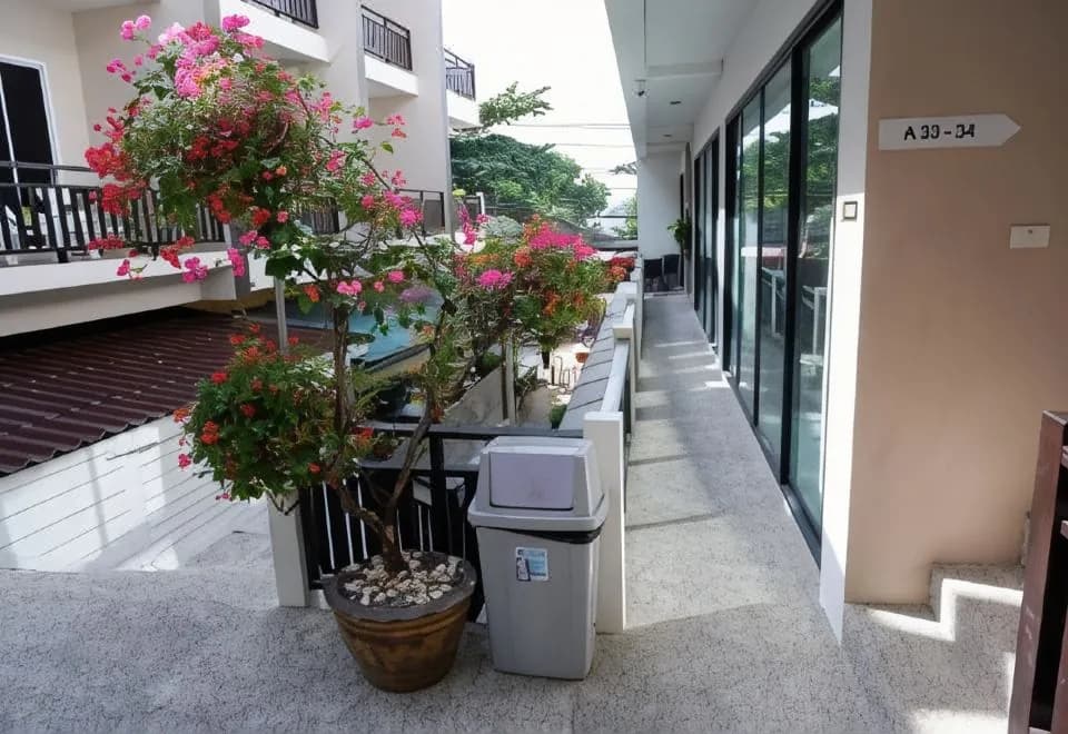 Kata Beachwalk Hotel and Bungalows