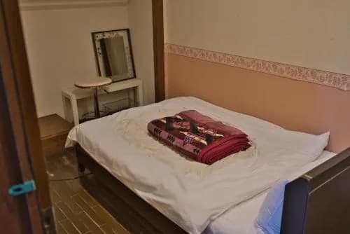 Iza Kamakura Guest House and Bar