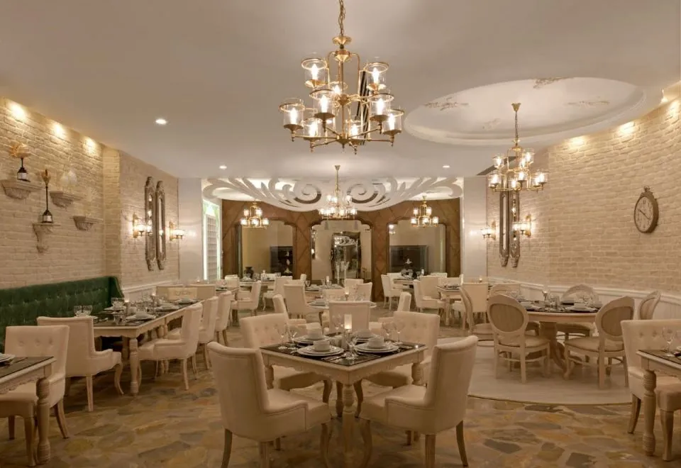Delphin Imperial Lara