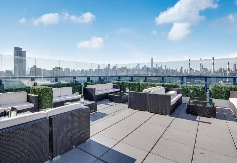 Vista LIC Hotel, Premier Collection by Best Western
